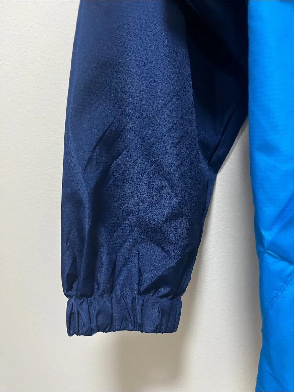 Eddie Bauer Navy and Bright Blue Kids Hooded Windbreaker Size 5/6 Years
